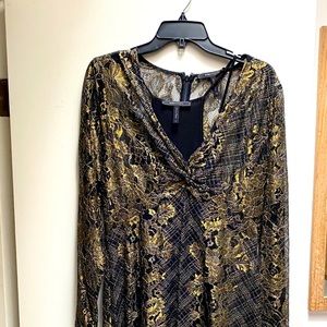 Elegant Long sleeved lace BCBG MaxAzria midi dress